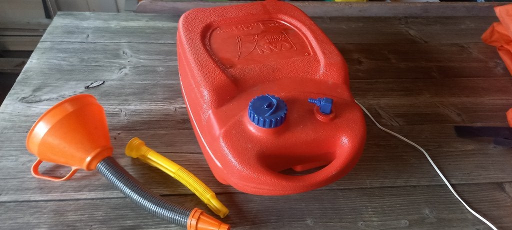 benzinetank 25 liter boot + toebehoren, Watersport en Boten, Ophalen, Zo goed als nieuw, Overige typen, Zeilboot of Motorboot