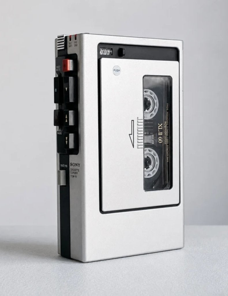 Sony TCM-111 - lecteur cassette portable Walkman vintage, TV, Hi-fi & Vidéo, Walkman, Discman & Lecteurs de MiniDisc, Enlèvement ou Envoi