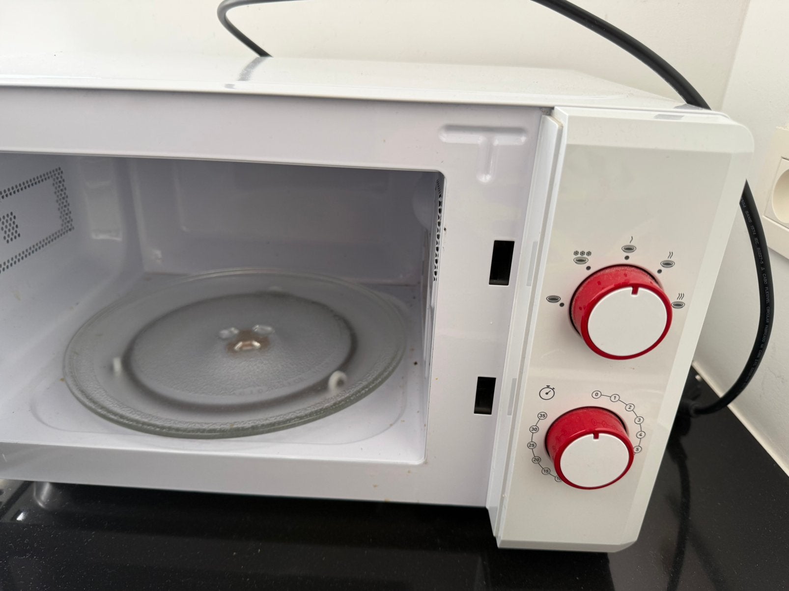 Microgolf, Elektronische apparatuur, Microgolfovens, Ophalen, Zo goed als nieuw, Vrijstaand, Microgolfoven
