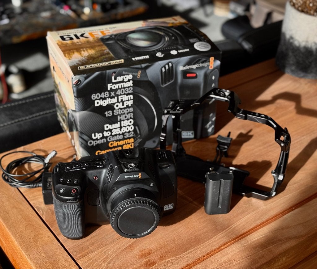 Blackmagic Cinema Camera 6K FF L-mount + Sigma EF adapter, Autres marques, Enlèvement ou Envoi, Caméra, Comme neuf