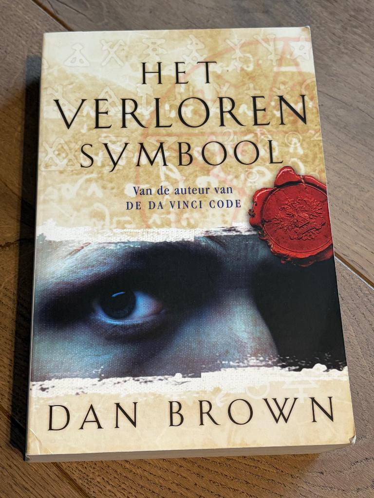 Dan Brown - Het verloren symbool, Boeken, Ophalen of Verzenden, Zo goed als nieuw, Dan Brown