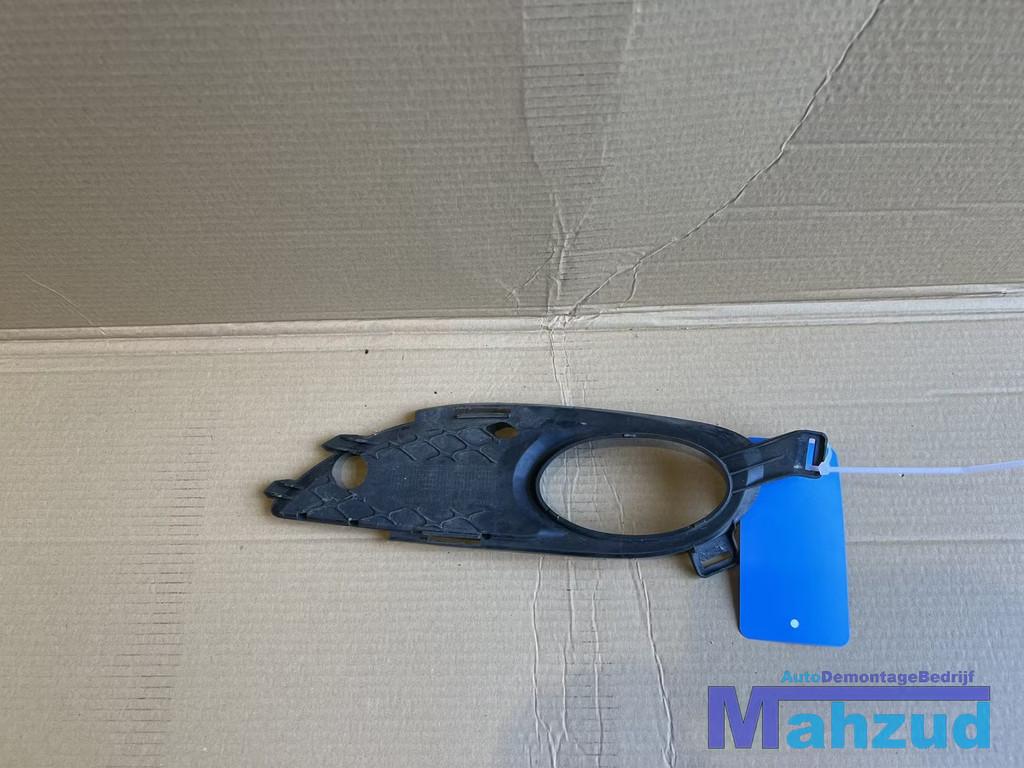 Mercedes SLK R171 Links Mistlamp kap bumper rooster 2004-201, Gebruikt, Mercedes-Benz AG, Mercedes-Benz, Mercedesstrasse 120
70372  Stuttgart, DE