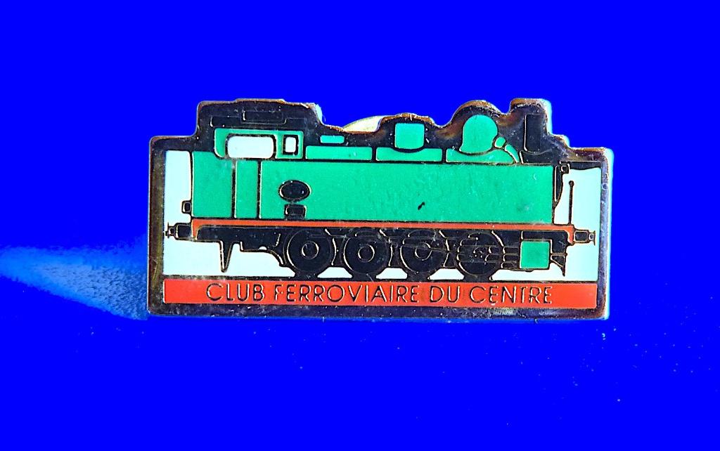 PIN'S CLUB FERROVIAIRE DU CENTRE Loco Vapeur Haine-St-Pierre, Collections, Enlèvement ou Envoi, Utilisé, Train, Carte ou Gravure