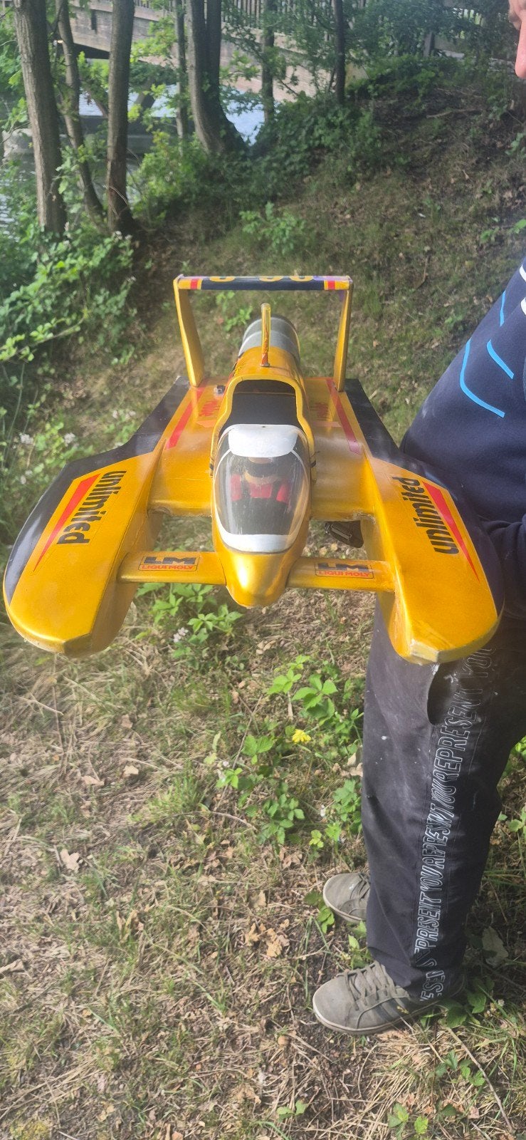 Robbe U 90 shell liqui molly rc speedboot, Hobby en Vrije tijd, Modelbouw | Boten en Schepen, Ophalen