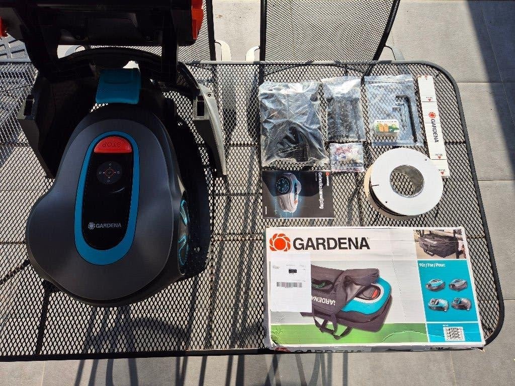 Gardena Sileno Minimo 400 robotmaaier + Garage + Opbergtas, Tuin en Terras, Ophalen, Gebruikt, Gardena Sileno Minimo, Minder dan 20 cm