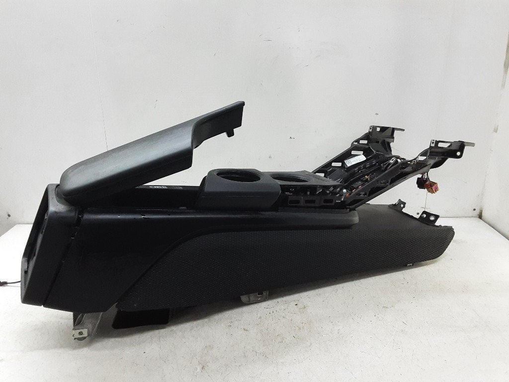 MIDDENCONSOLE Porsche Taycan (Y1A) (01-2019/12-2023), Auto-onderdelen, Gebruikt, Porsche Deutschland GmbH, Porscheplatz 1
70435  Stuttgart, DE