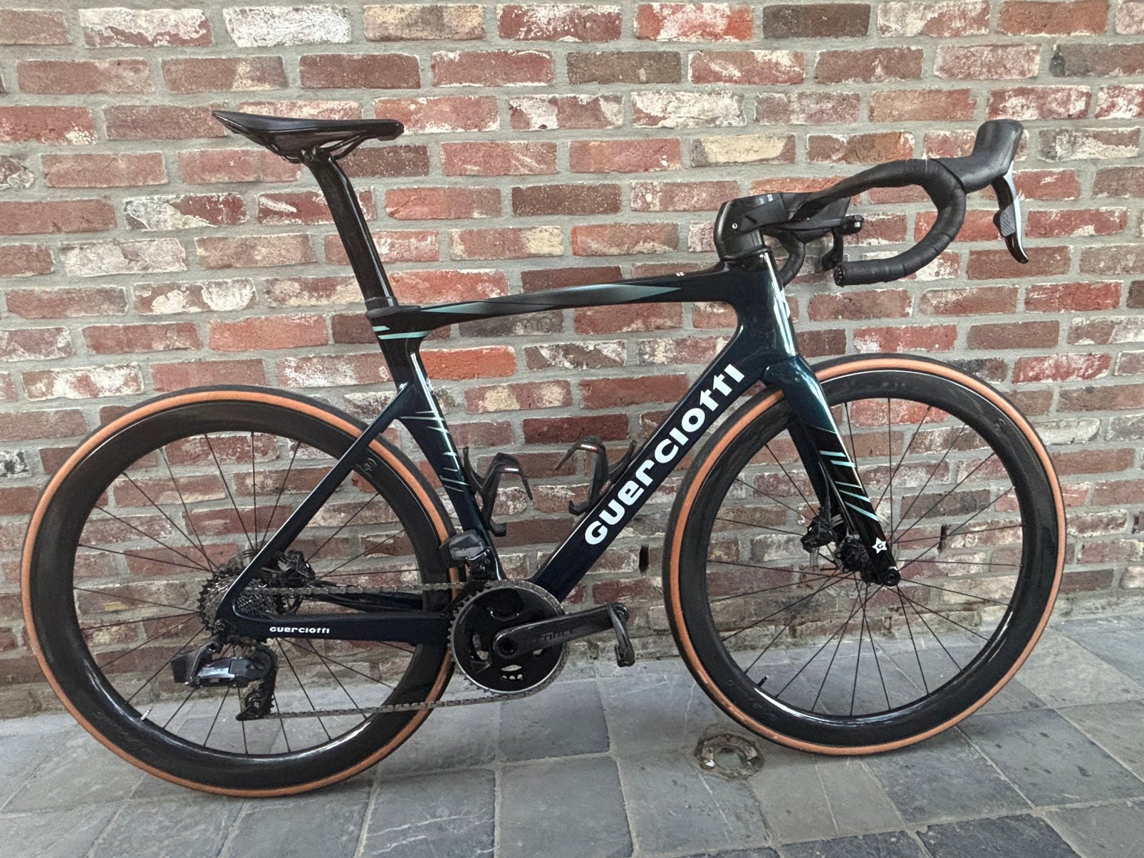 Guerciotti Eureka air Disc, 28 inch, Gebruikt, Carbon, Heren