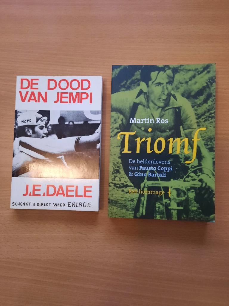 25 biographieen wielrenners(bijgev. 12 foto's).Lot à 50 euro, Ophalen of Verzenden, Zo goed als nieuw