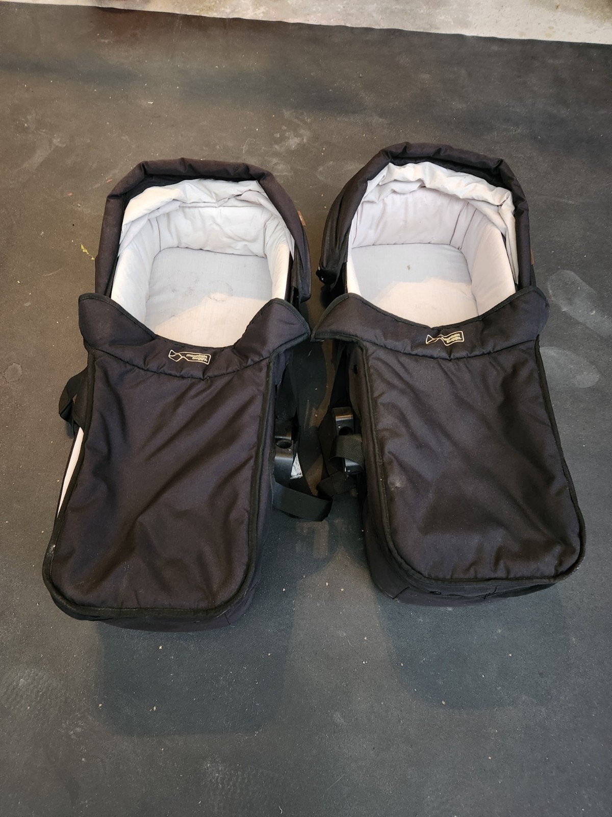 2 landeaux Moutain Buggy pour jumeaux., Enfants & Bébés, Enlèvement, Utilisé, Autres marques