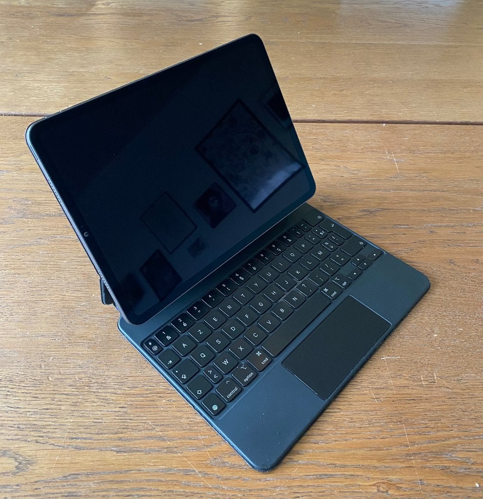 Apple iPad Pro 11inch M1 + Apple Magic Keyboard Case, Ophalen, Apple iPad, 11 inch, Zo goed als nieuw