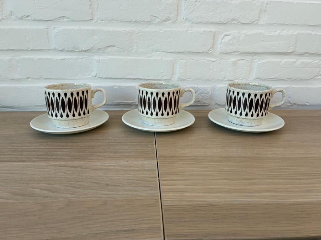 Mooie vintage Bolton stoneware kopjes met onderbord, Antiek en Kunst, Antiek | Servies los, Ophalen