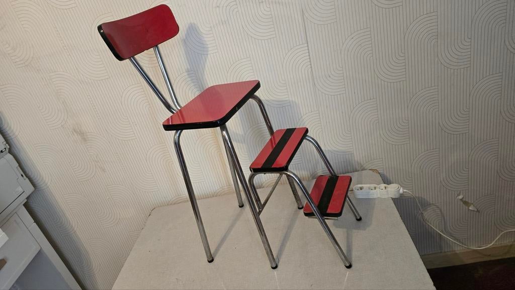 ancien tabouret vintage en formica couleur rouge année 60 70