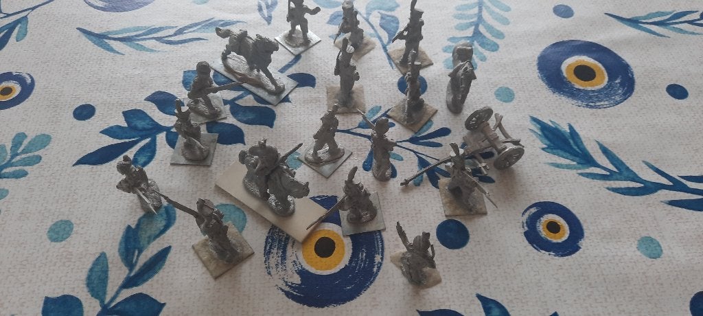 18 oude tinnen soldaten, Ophalen of Verzenden