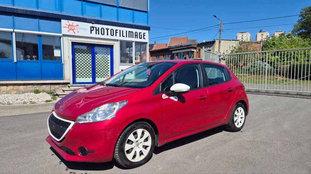 PEUGEOT 208-SERIE ZOALS SEDAN JAAR 2015 IN 1.4HDI, Auto's, Euro 5, Zwart, Bedrijf, Electronic Stability Program (ESP)