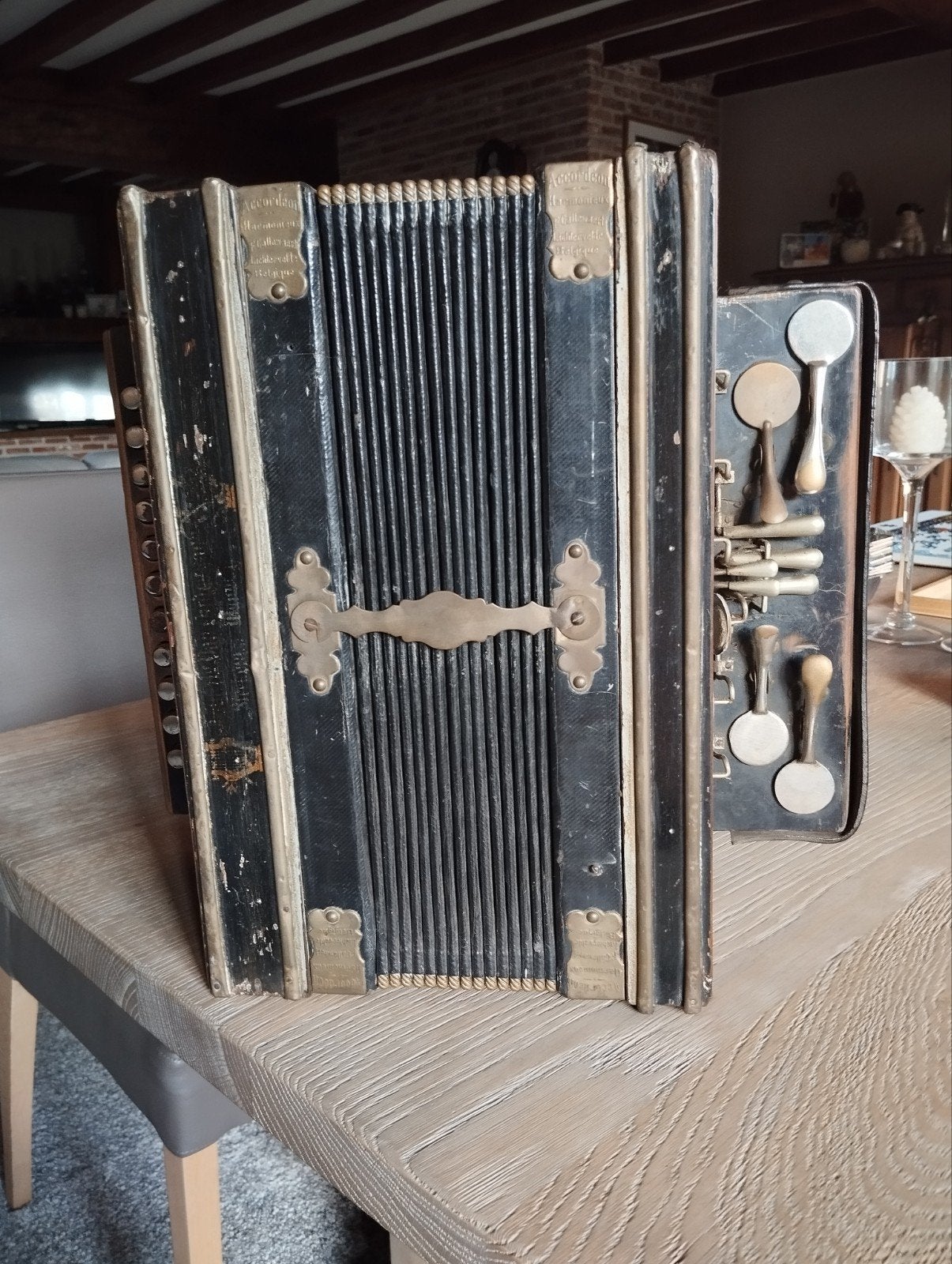 acordeon Lichtervelde Callewaert, Enlèvement