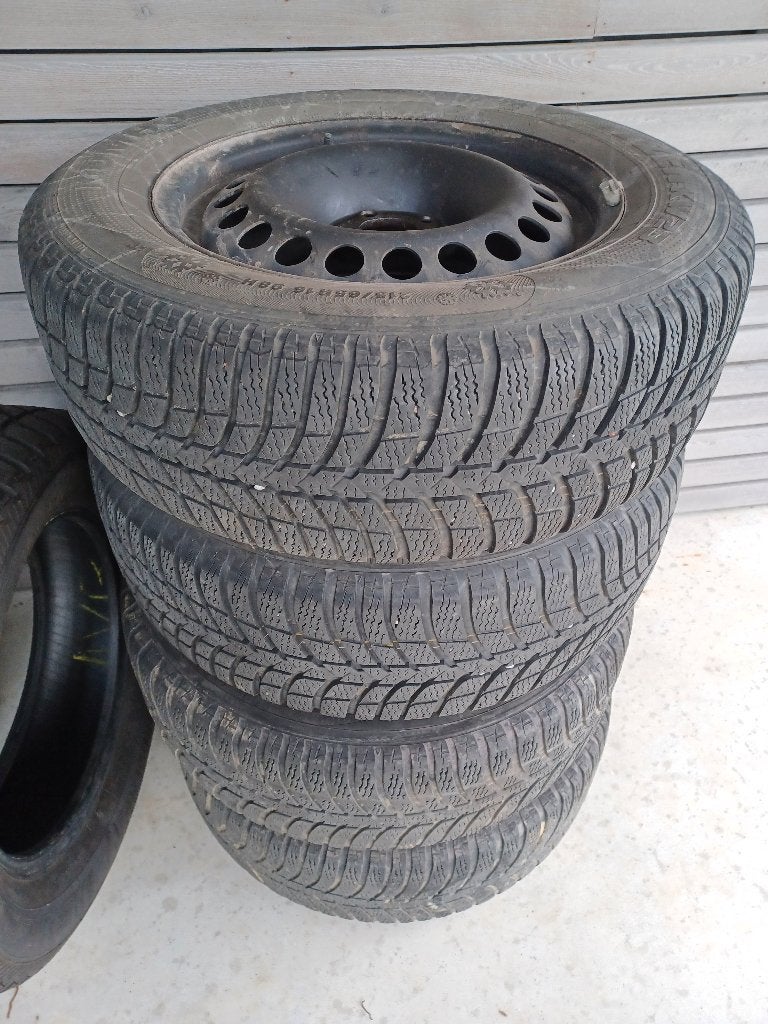 4 jantes et pneus hiver KUMHO 215 65 16 98 H, 16 pouces, Véhicule de tourisme, Pneu(s), Enlèvement