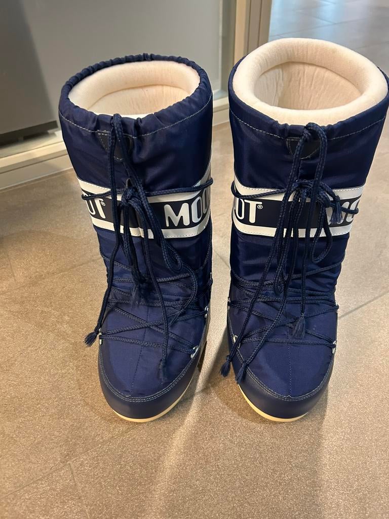 MOONBOOTS - BLAUW - 35/38, Ophalen of Verzenden, Zo goed als nieuw, Blauw