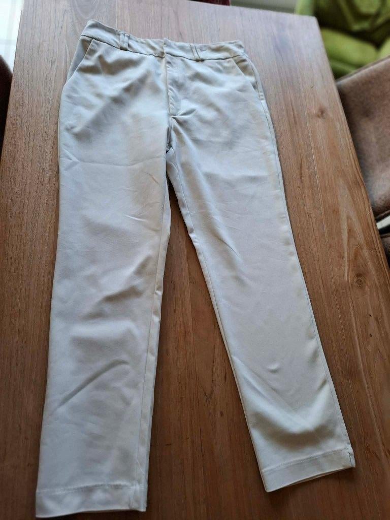 Stradivarius dames broek maat 42, Overige kleuren, Maat 42/44 (L), Ophalen of Verzenden, Zo goed als nieuw
