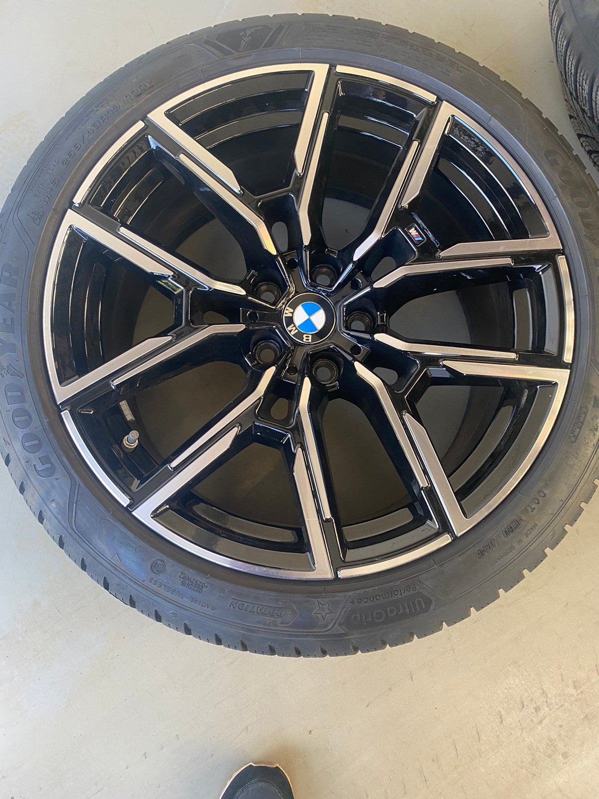 Kit hiver origine  Bmw i4 G26 gran coupe jantes 19 + pneus *, Autos : Pièces & Accessoires, Pneus et Jantes, Pneus hiver, 19 pouces