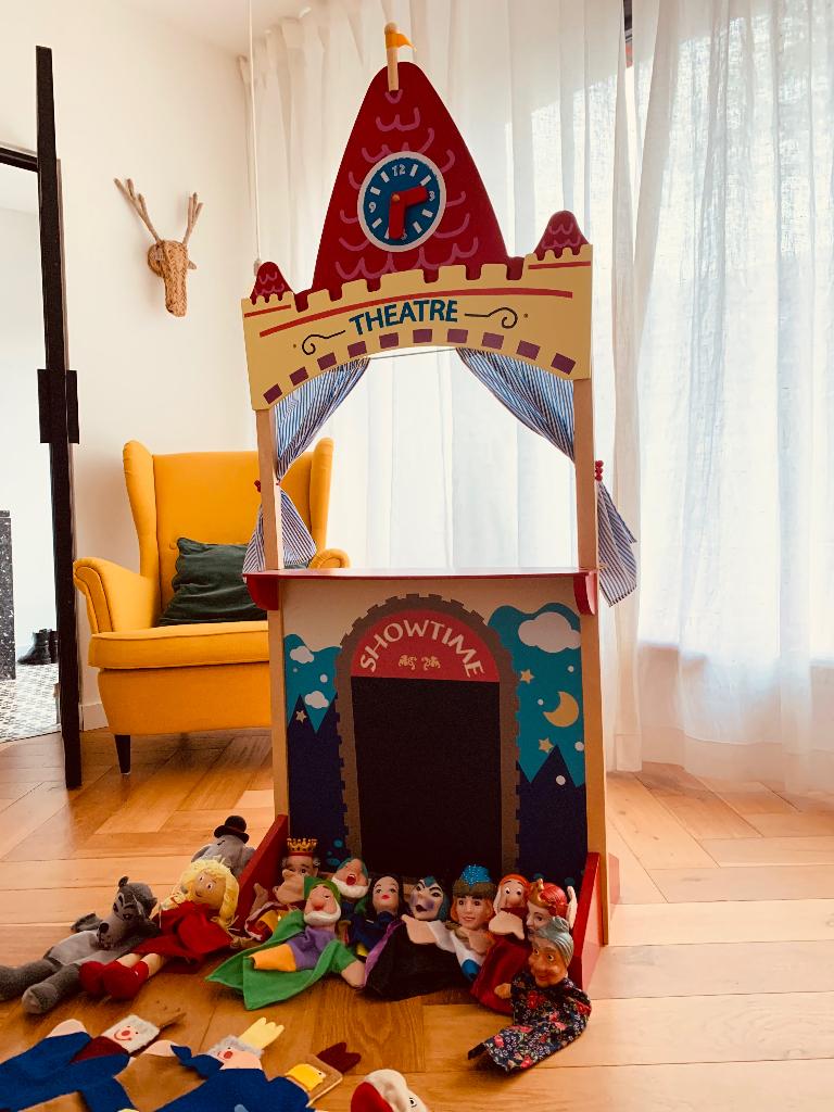Poppenkast met poppen, Ophalen, Zo goed als nieuw, Meubelstuk of Keukentje