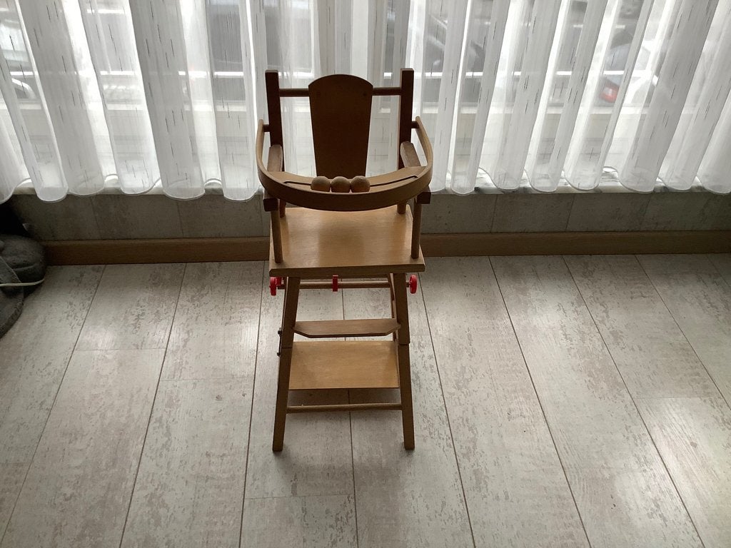 chaise de poupée vintage en bois (62 cm), Enlèvement ou Envoi, Utilisé, Accessoires