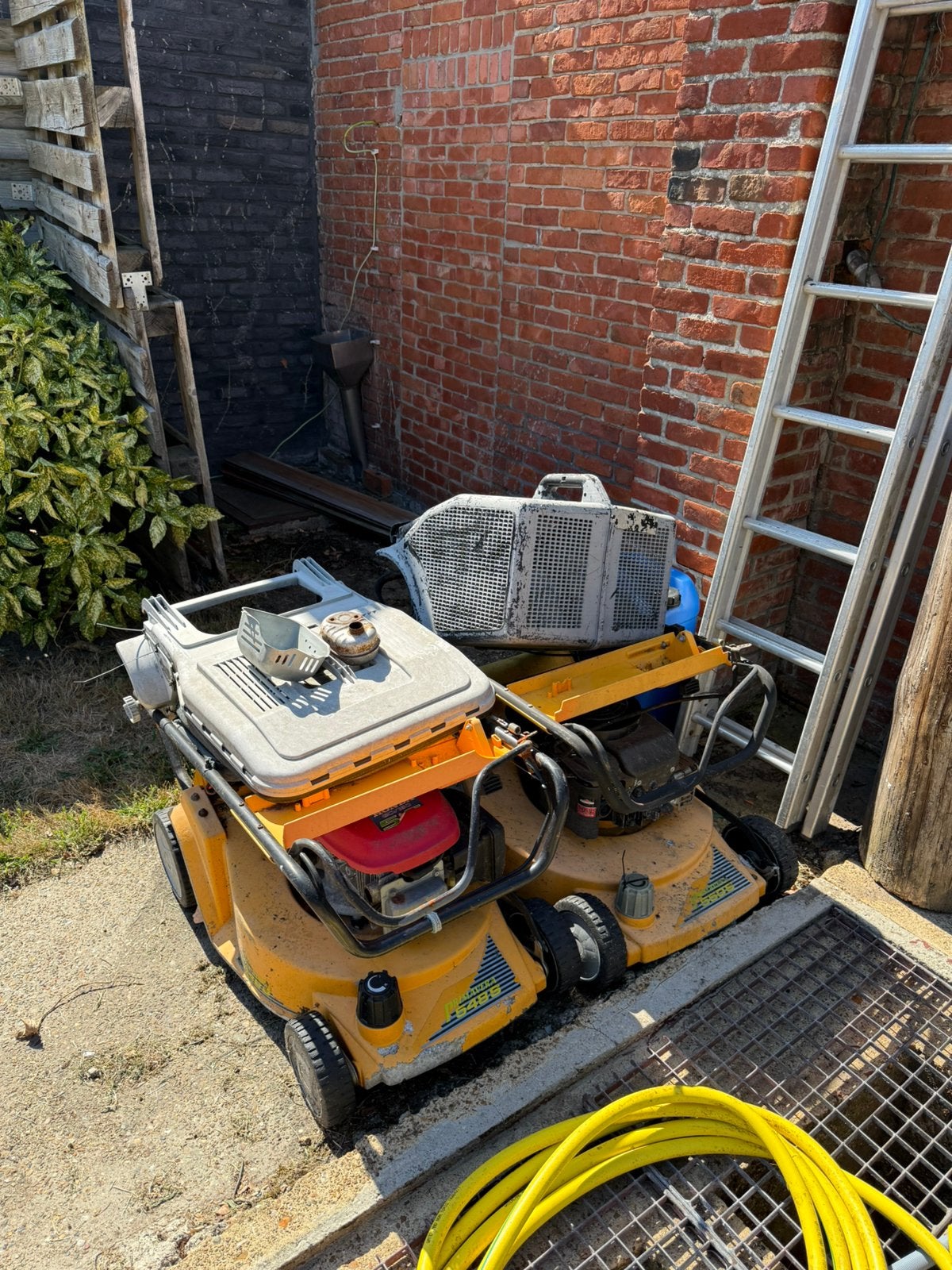 2 primavera grasmaaiers, Tuin en Terras, Grasmaaiers, Gebruikt, Benzine-grasmaaier, 50 cm of meer, Cirkelmaaier, Opvangzak, Opvangbak