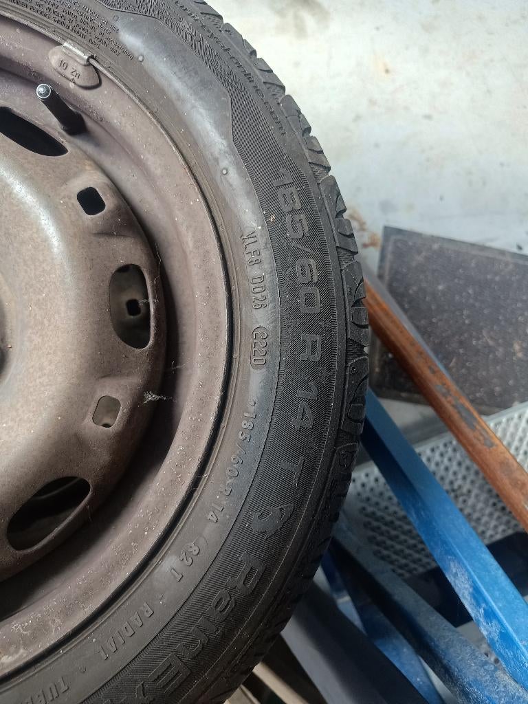 Winterbanden stalen velg 185/60 R14, Auto-onderdelen, Ophalen, 14 inch, Banden en Velgen, Personenwagen