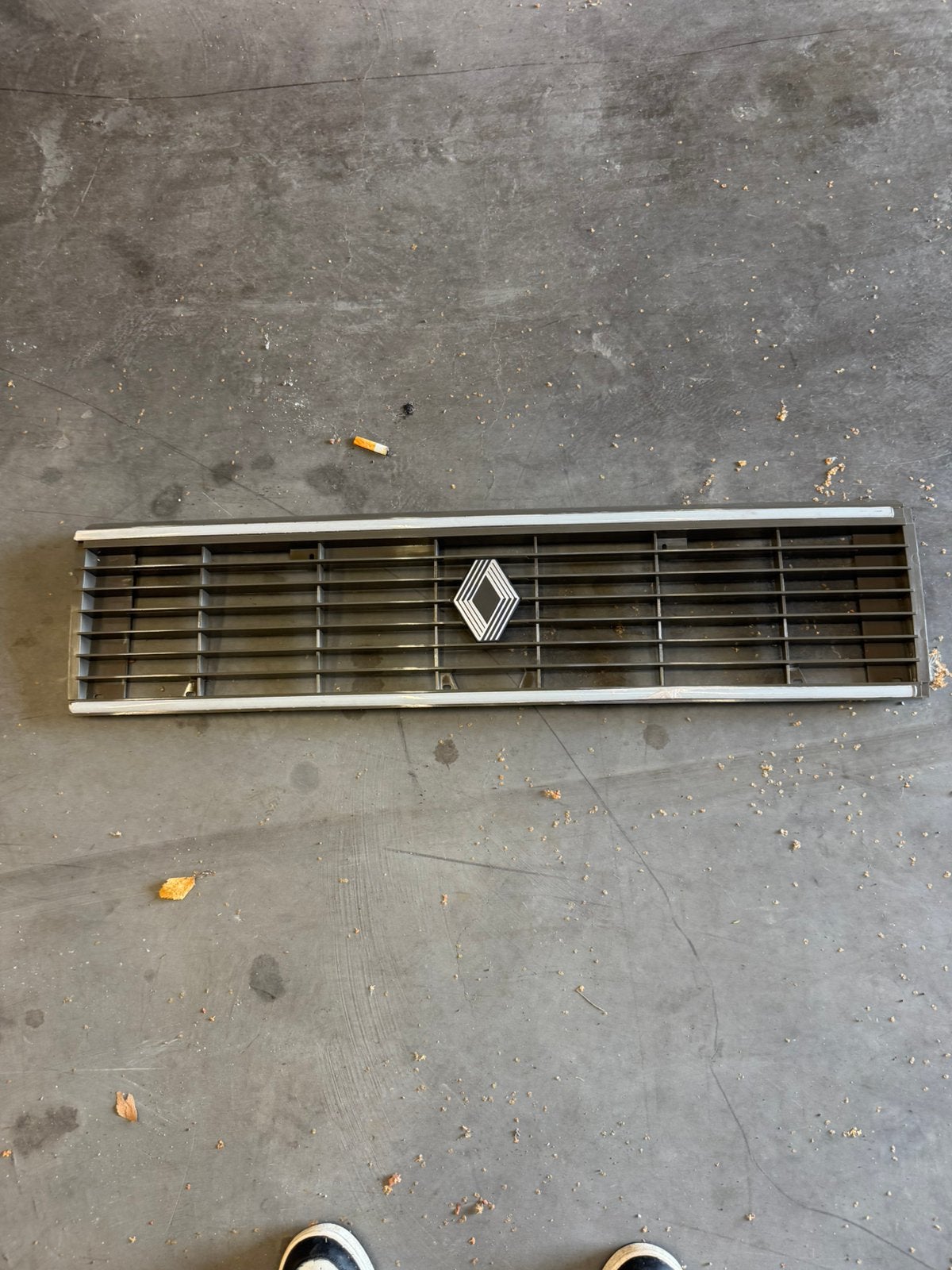 Calandre neuve pour Renault R4 et R16 d'origine, Autos : Pièces & Accessoires, Enlèvement ou Envoi
