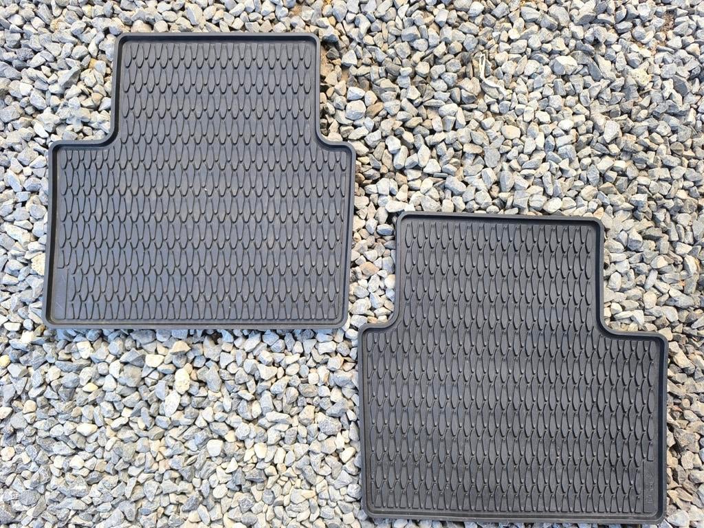 Tapis Mazda 3 caoutchouc, Enlèvement