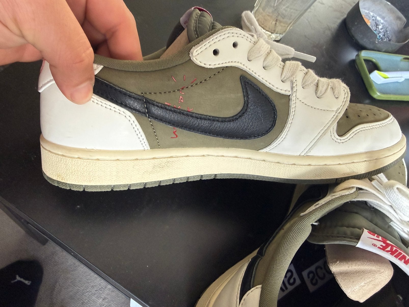 Travis Scott x Air Jordan 1 Low OG Reverse Olive., Kleding | Heren, Ophalen of Verzenden, Zo goed als nieuw