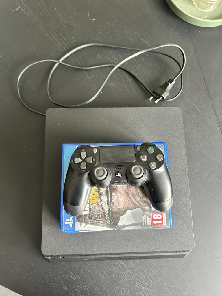 PS4 + controller + 4 games, Ophalen, Zo goed als nieuw