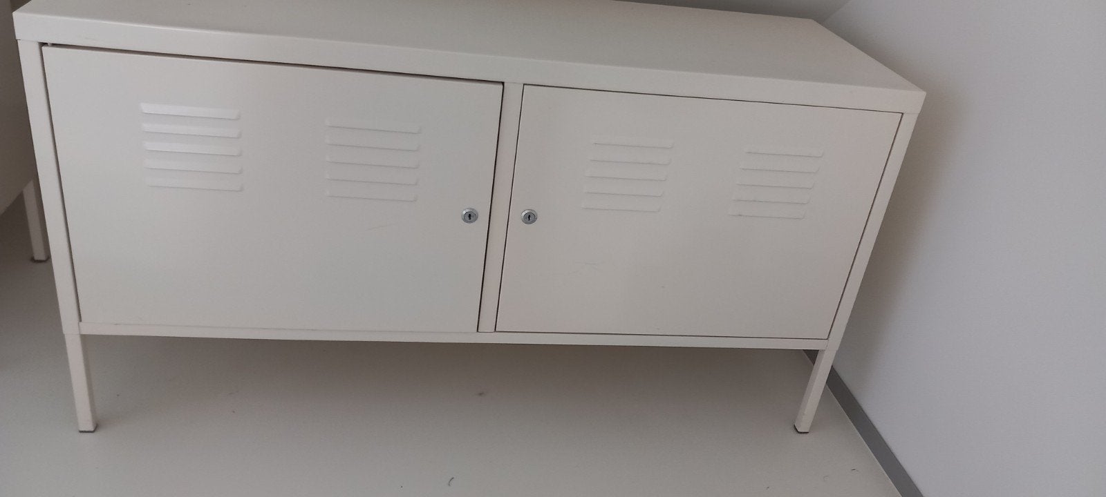 Ikea ps metalen kast, Huis en Inrichting, Ophalen