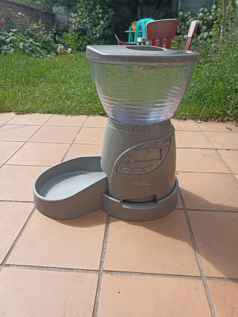 Distributeur de croquettes, Animaux & Accessoires, Nourriture & Abreuvoirs pour chats, Enlèvement, Utilisé