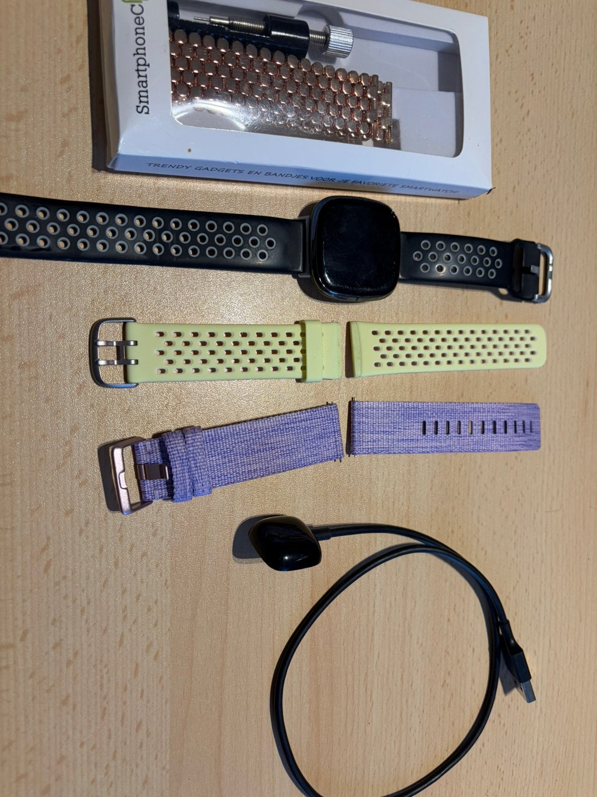 Fitbit Sense + 4 bandjes + oplader - Perfect werkend, Handtassen en Accessoires, Ophalen, Gebruikt, Zwart, Waterdicht