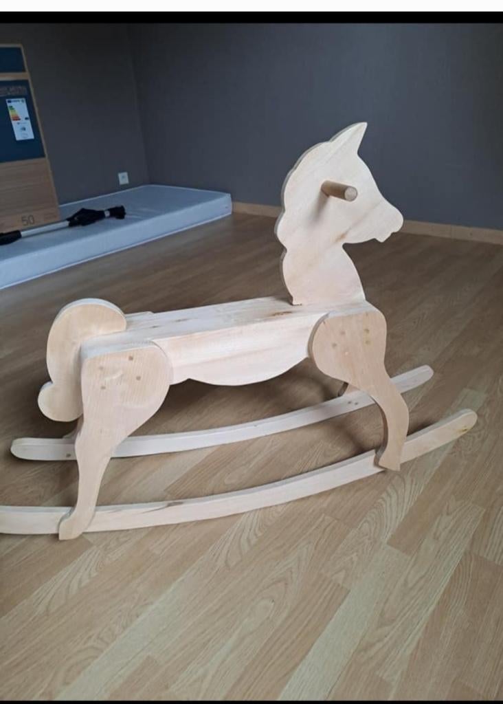 Cheval à bascule, Enlèvement, Neuf