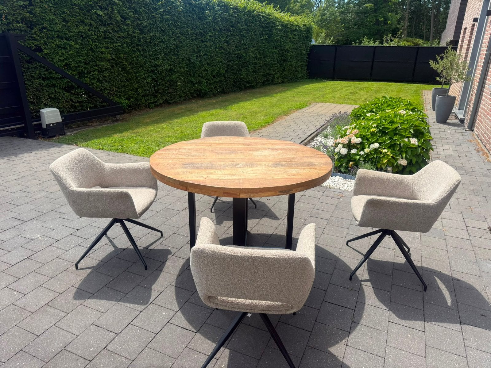 Prachtige eettafel met eetstoelen, Ophalen, Zo goed als nieuw, Rond, Teakhout