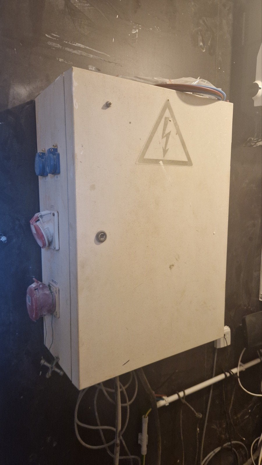werfkast 400v 32A, Doe-het-zelf en Bouw, Ophalen, Gebruikt