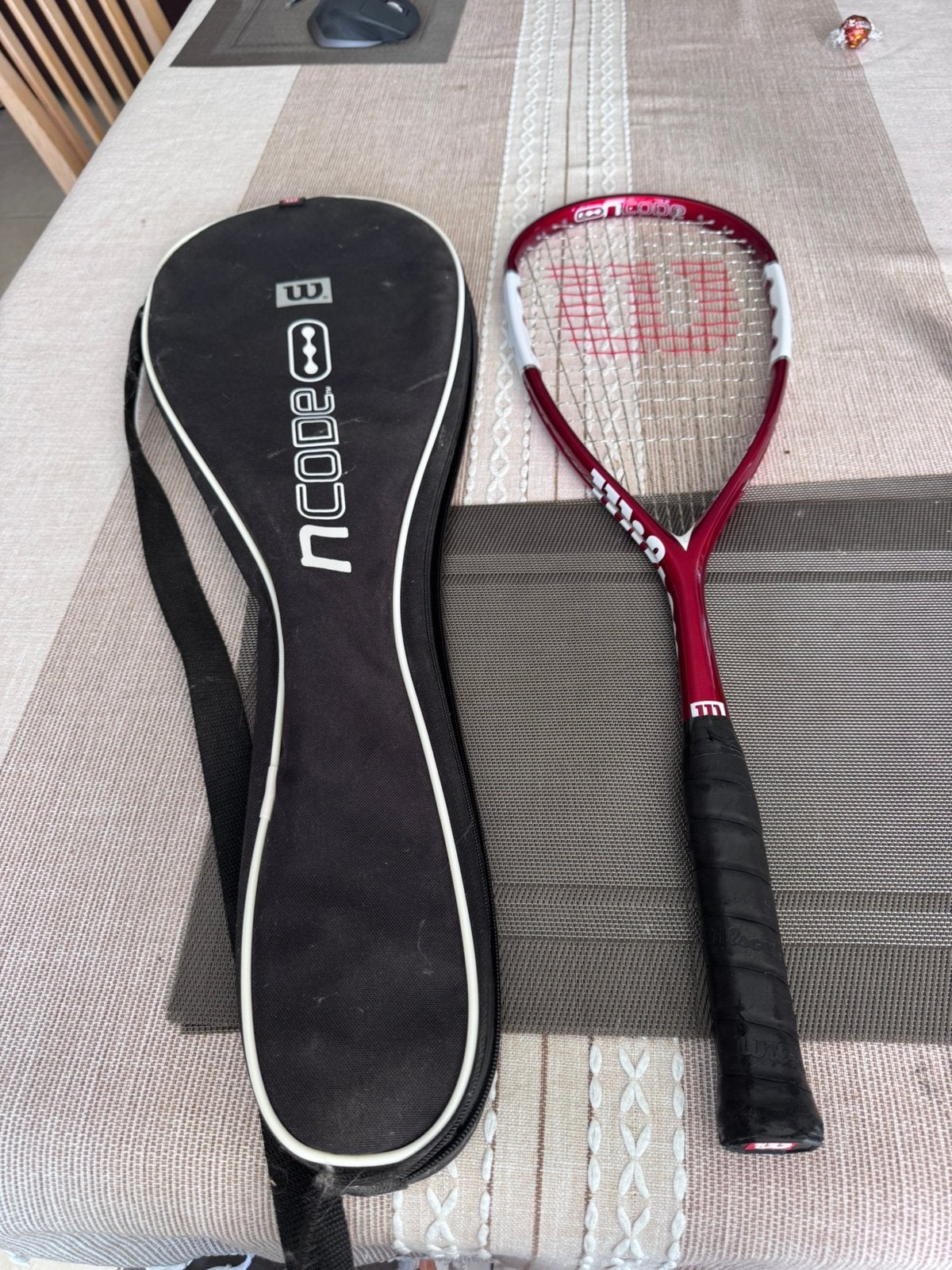 Wilson squashracket voor dames, Sport en Fitness, Ophalen of Verzenden, Zo goed als nieuw, Racket, Met hoes