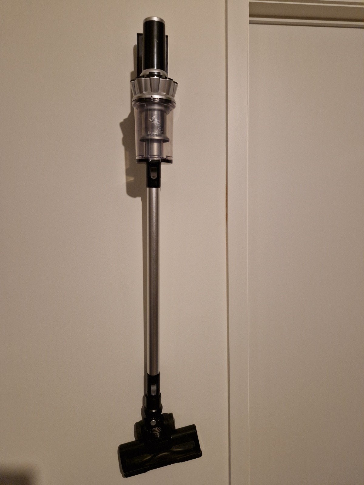 Silvercrest accu-stofzuiger met garantie, Réservoir, Aspirateur balai, Accessoires inclus, Enlèvement
