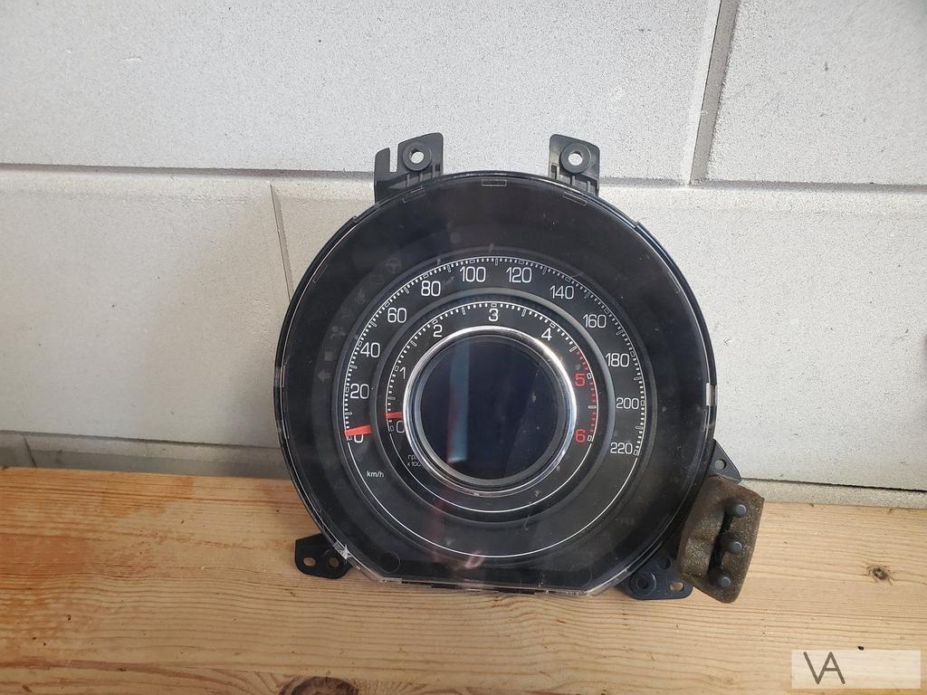 Fiat 500 diesel 2007 - 2015 tellerklok cockpit €150 digitaal, Gebruikt, -, -, Ophalen of Verzenden