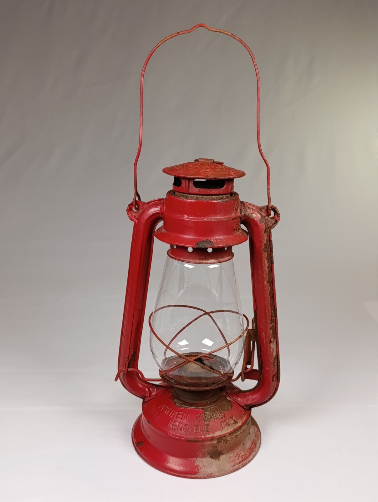 Rode vintage stormlamp / petroleumlamp - Ashken Brand, Ophalen of Verzenden