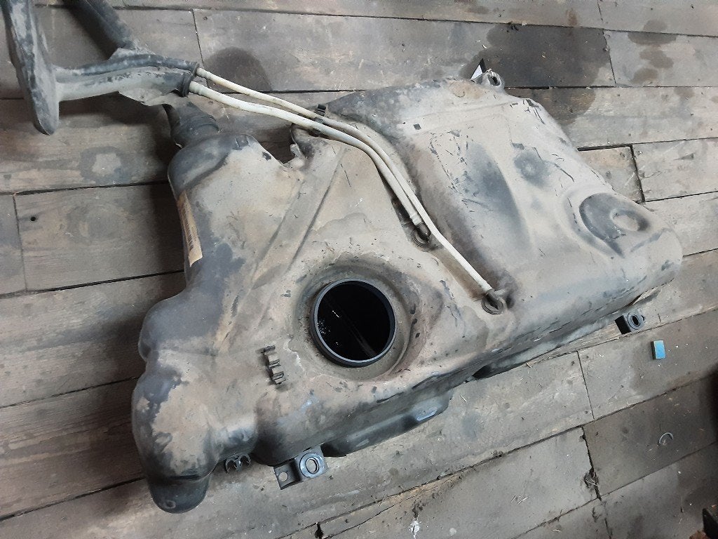 RESERVOIR CARBURANT Seat Cordoba (6L2) (6Q0201085A), Autos : Pièces & Accessoires, Seat Deutschland GmbH, Service@seat.de, Utilisé