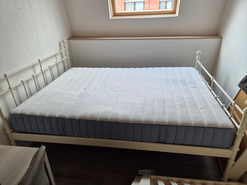 Romantisch bed, Huis en Inrichting, Slaapkamer | Bedden, Ophalen
