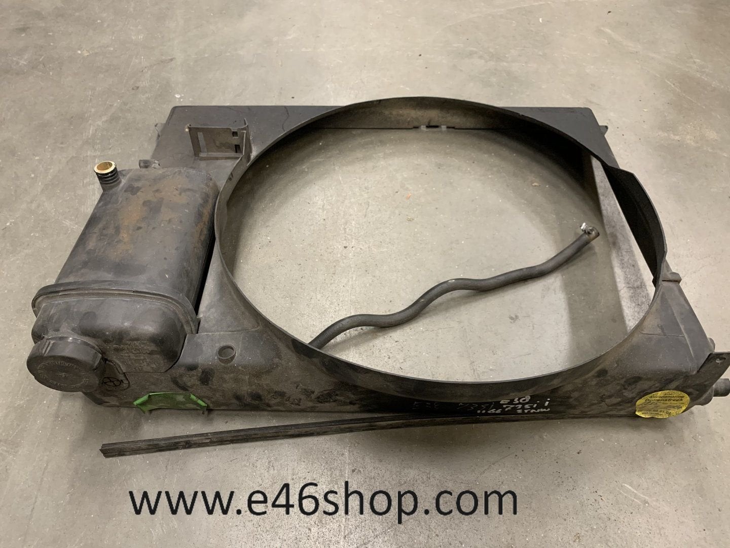 KOELVLOEISTOFTANK MET GELEIDER BMW E38 735i, -, Utilisé, -, Enlèvement ou Envoi