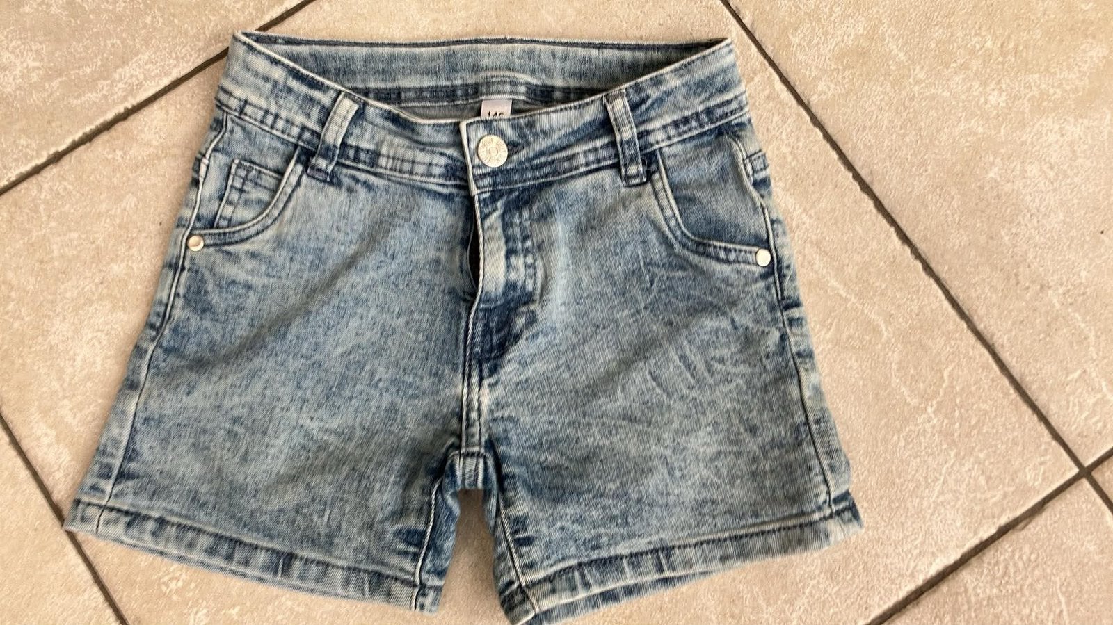Jeansshort maat 146, Kinderen en Baby's, Kinderkleding | Maat 146, Ophalen of Verzenden, Zo goed als nieuw