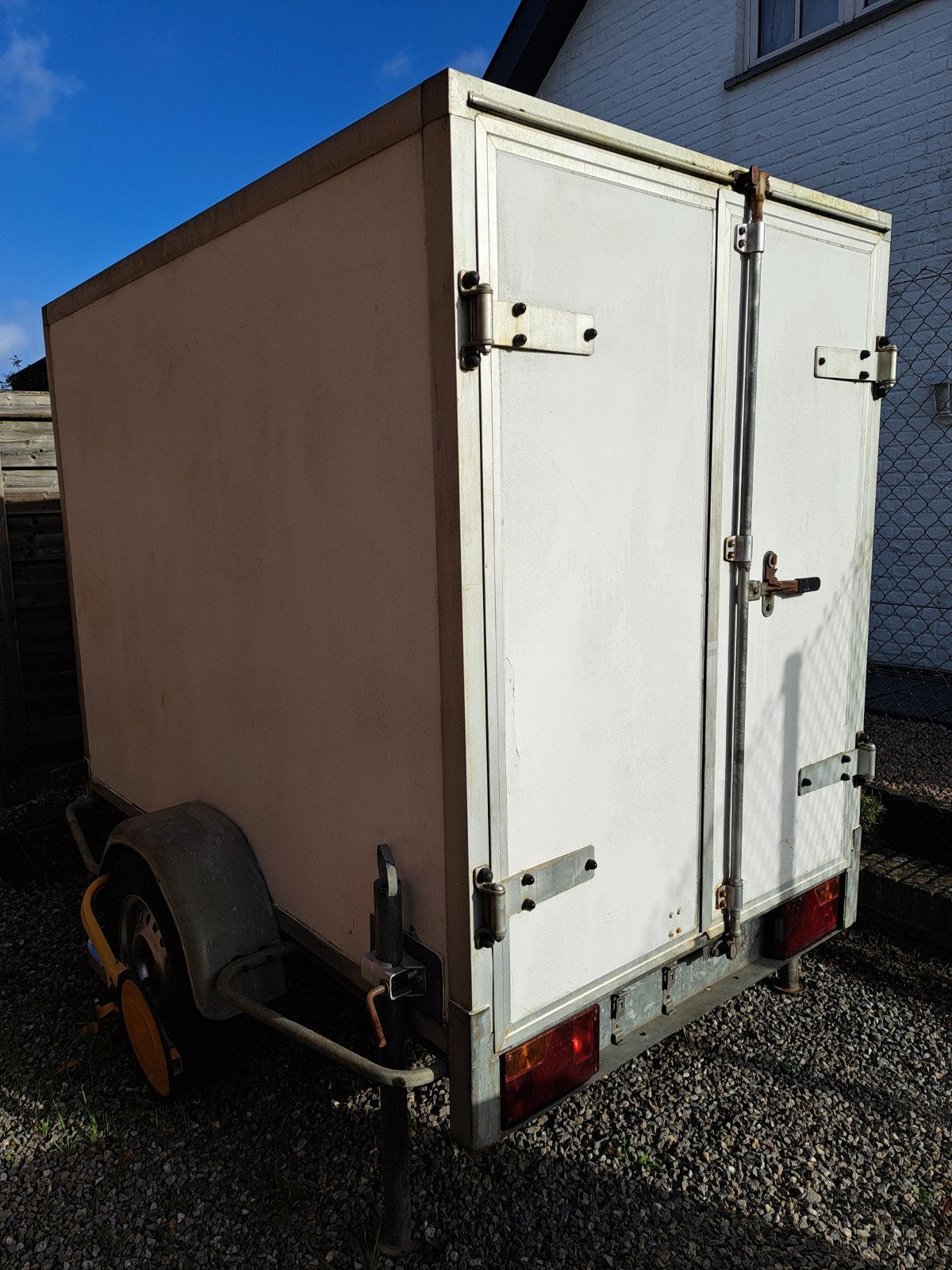 Gesloten aanhangwagen, Enlèvement, Utilisé