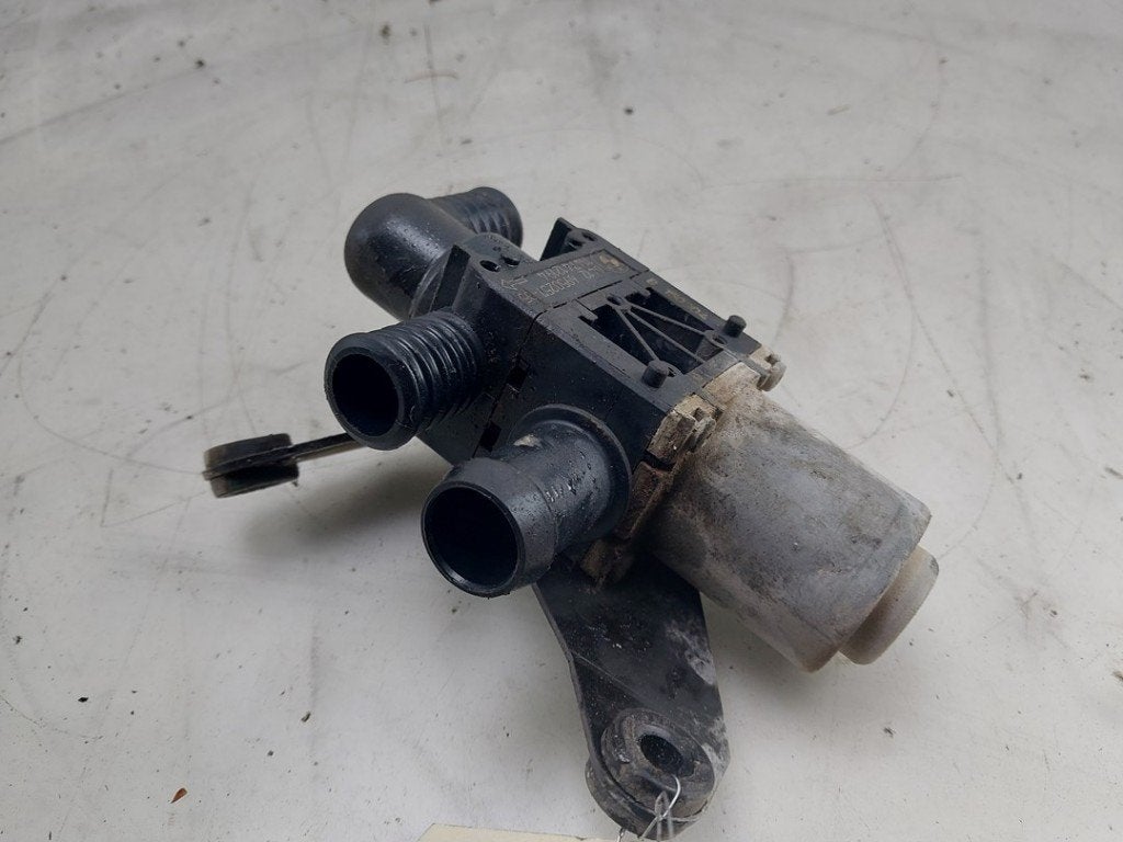 EXTRA EAU POMPE BMW X5 (F15) (|64126950257|6950257|), Utilisé, BMW, Petuelring 130
80809  München, DE, Bayerische Motoren Werke AG