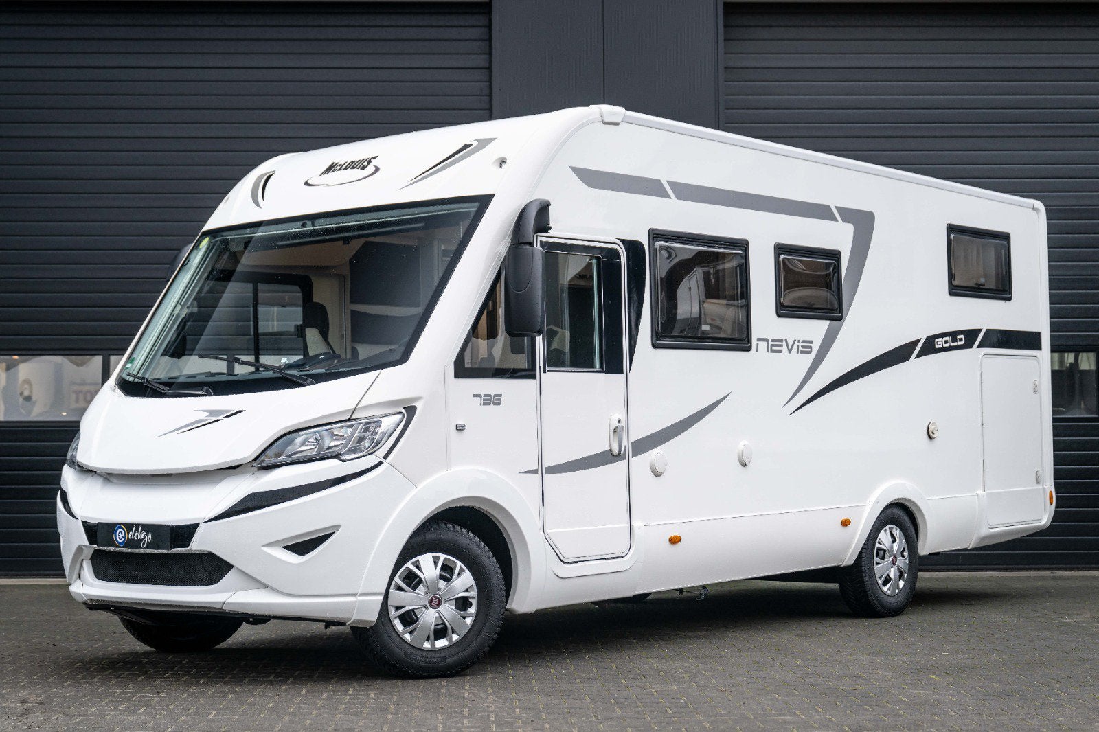 Mc Louis Nevis 73 Gold, Caravans en Kamperen, Mobilhomes, Integraal, Afzuigkap, Airbags, Fiat