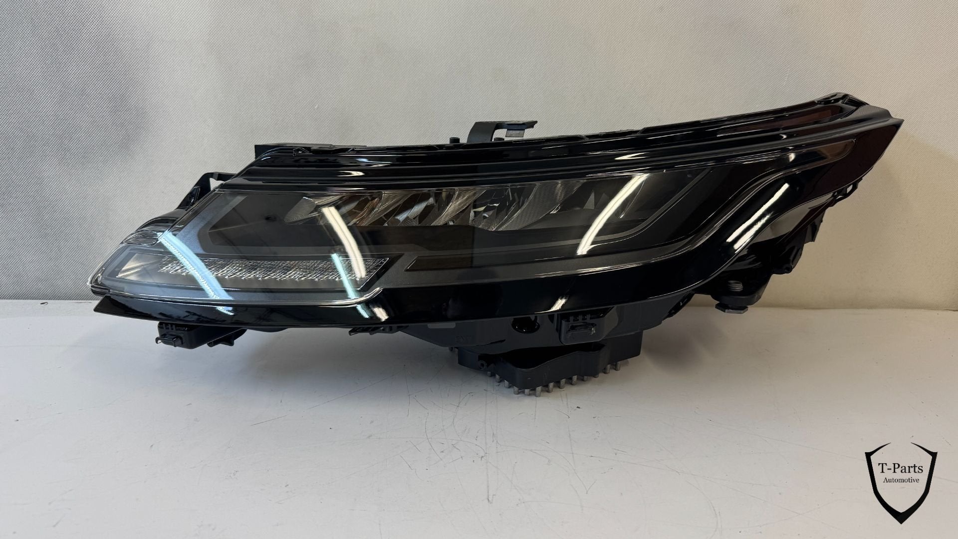 land rover RANGE ROVER EVOQUE koplamp links R8D213W030BB, Land Rover, Nieuw, Dpoffice@jaguarlandrover.com, Abbey Road, Whitley 1
CV3 4LF  Coventry