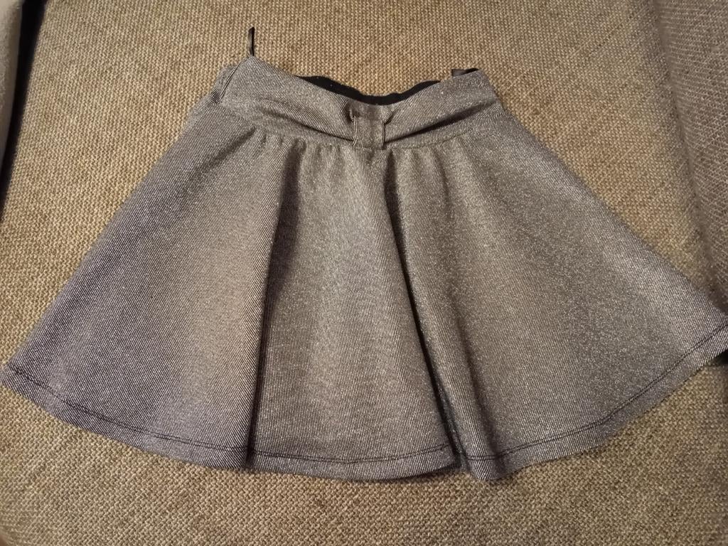Zilverkleurige rok, Kinderen en Baby's, Kinderkleding | Maat 128, C&A, Meisje, Ophalen of Verzenden, Zo goed als nieuw